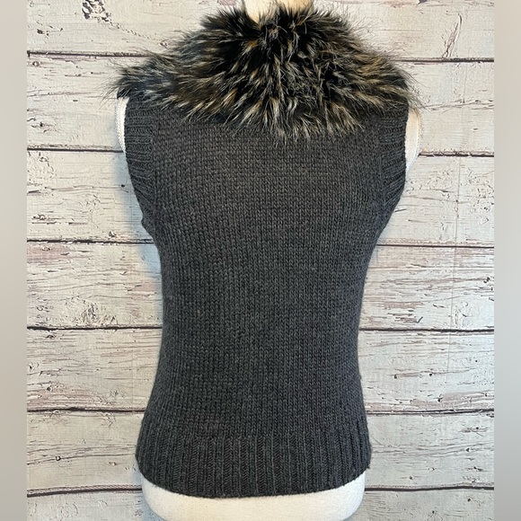 LOFT Sweater Vest with Faux Fur Collar Gray-XS - Picture 2 of 2